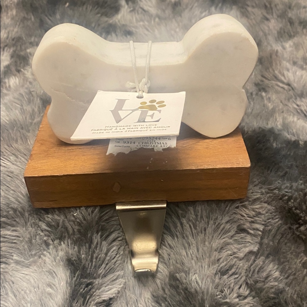 White Bone-Shaped Stocking/Leash Holder - Picture 3 of 16
